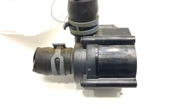 Audi A6 C7 Coolant heater control valve 059121012A