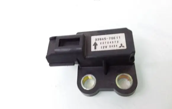 Suzuki Grand Vitara I Airbag deployment crash/impact sensor 3394570E11 X2T24372