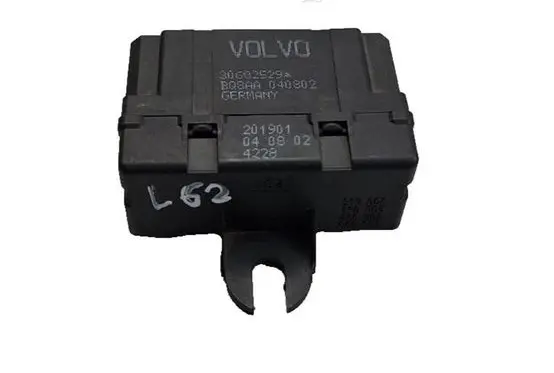 Volvo XC70 Seat heating relay 30682529