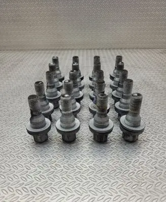 Opel Astra L Nuts/bolts 