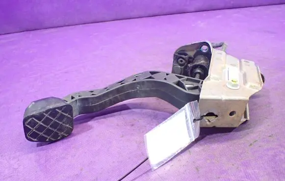 Clutch pedal