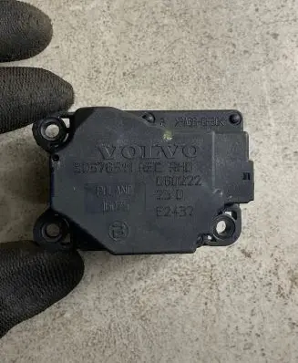 Volvo XC70 Air flap motor/actuator 30676511 060222