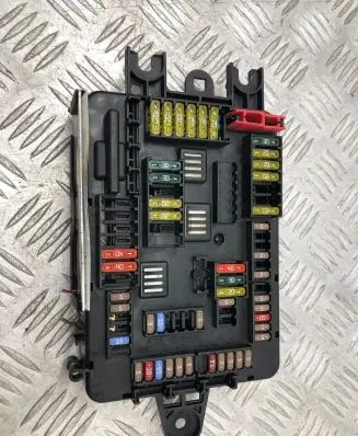 BMW 1 F20 F21 Fuse module 9261110 12072013 19110000001
