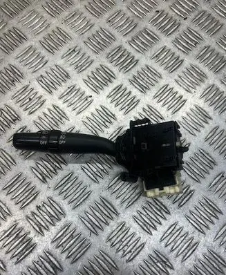 Toyota Avensis Verso Indicator stalk 173650