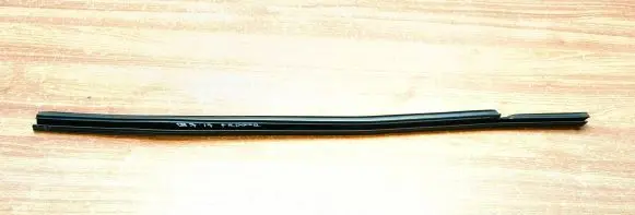 Audi A5 8T 8F Rubber seal front door window/glass 4M0837480