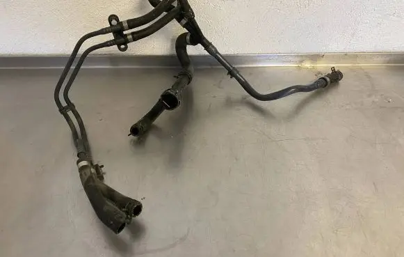 Porsche Taycan 9J1 Engine coolant pipe/hose 9j1121162c 9j1121661 9j1121070b