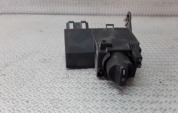 Mercedes-Benz E W210 Light switch 2105450204