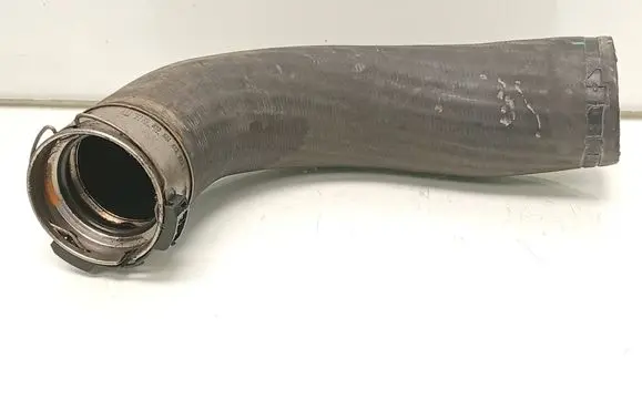 Volvo V40 Intercooler hose/pipe 31657753