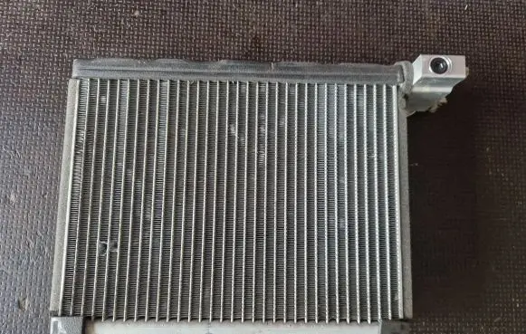 Air conditioning (A/C) radiator (interior)