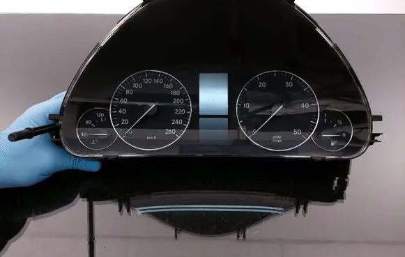 Mercedes-Benz C W203 Speedometer (instrument cluster) A2035404947