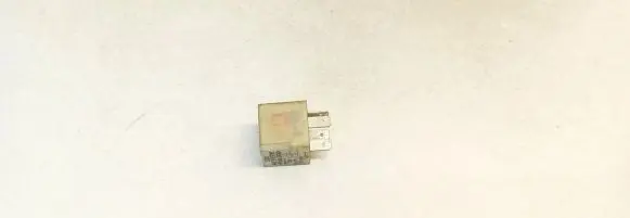 Audi A6 S6 C5 4B Other relay 443919578c 15210000