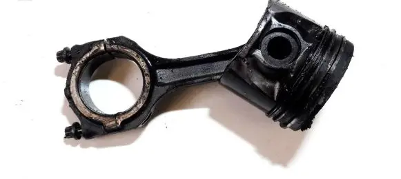 Ford Focus Piston with connecting rod