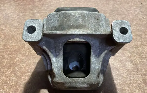 Audi Q5 SQ5 Engine mount bracket 8K0199381