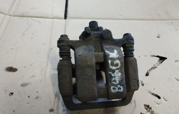 Honda FR-V Rear brake caliper