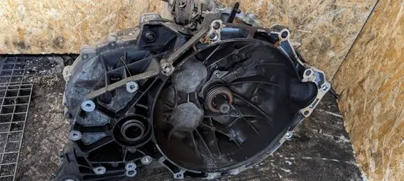 Ford Kuga II Manual 6 speed gearbox FV4R7F096DCA FV4R7002TCA