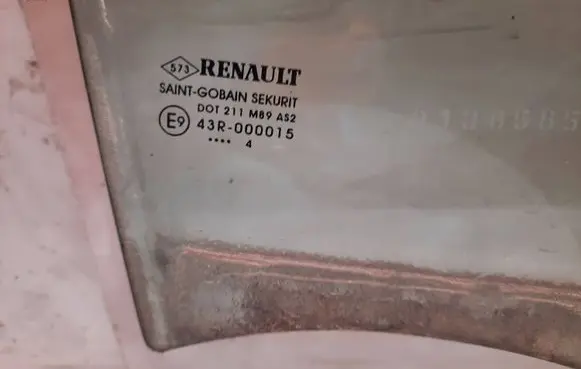 Renault Megane II Rear door window glass 43R000015
