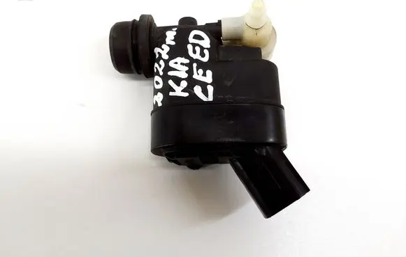 KIA Ceed Windscreen/windshield washer pump 985102W500