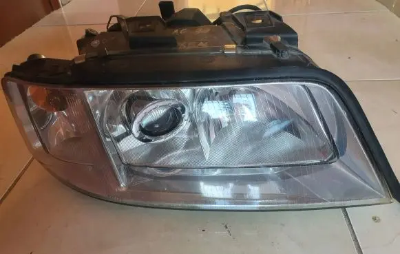 Audi A6 S6 C5 4B Headlight/headlamp 14846600