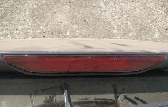 Dodge Caliber Third/center stoplight