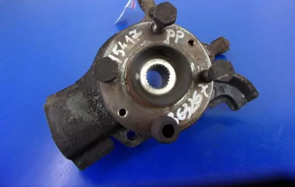 Fiat 500 Cinquecento Front wheel hub spindle knuckle