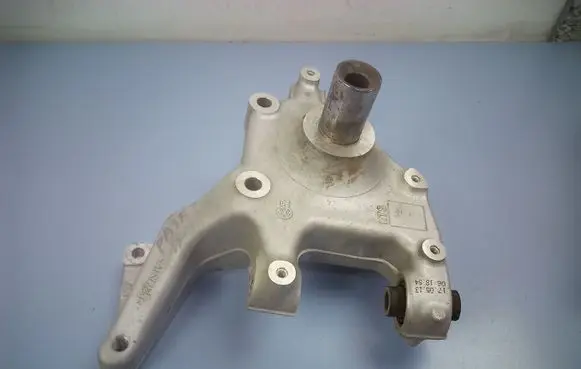 Volkswagen PASSAT B7 Rear wheel hub 3C0505435F