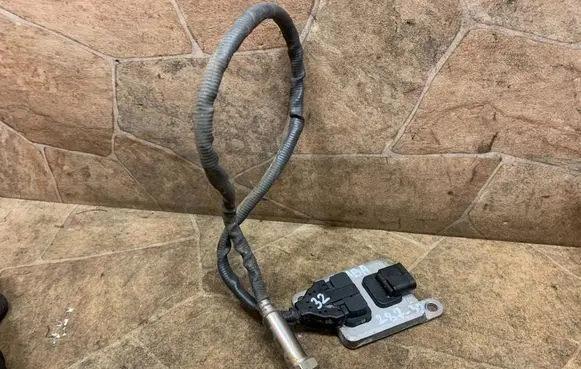 Mercedes-Benz C W205 Lambda probe sensor A0009051512
