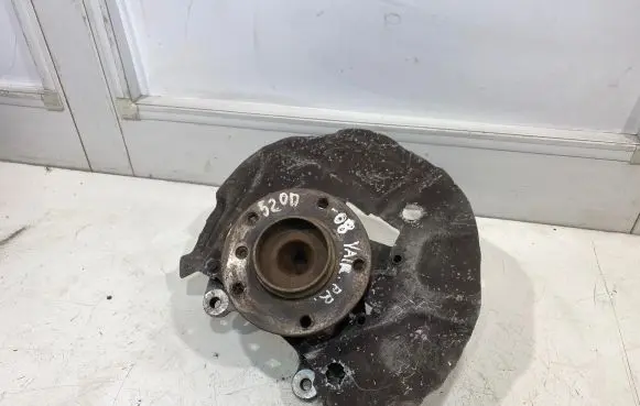 BMW 5 E60 E61 Front wheel hub 6760954