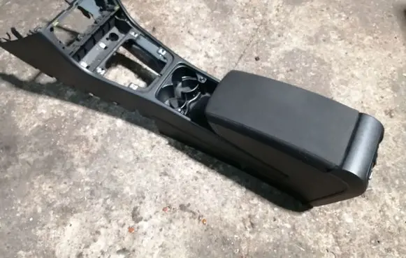 Volkswagen PASSAT CC Center console