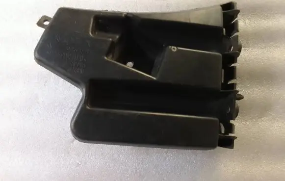 Volvo V60 Front bumper mounting bracket 30796626
