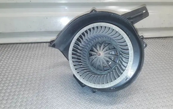 Skoda Fabia Mk2 (5J) Heater fan/blower 6Q1819015C