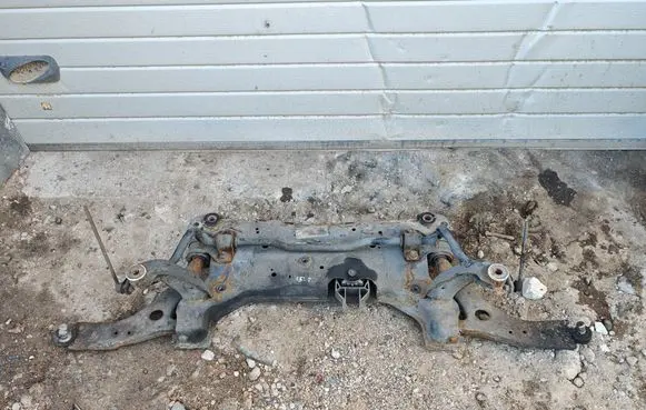 Volvo V40 Front subframe 3007880