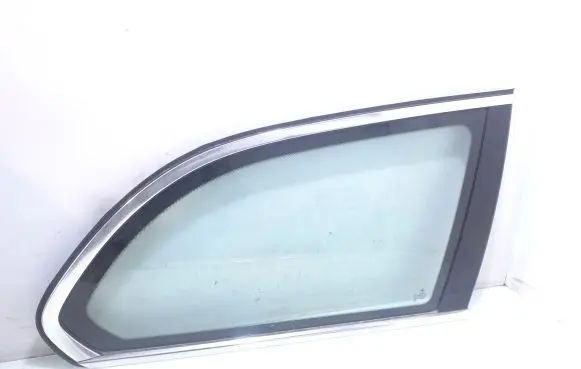 BMW 5 E60 E61 Rear side window AS2