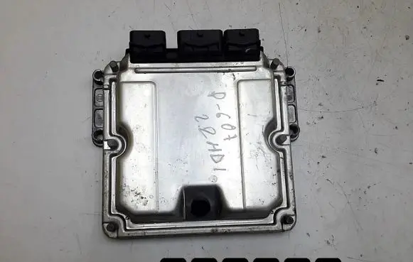 Peugeot 607 Engine control unit/module