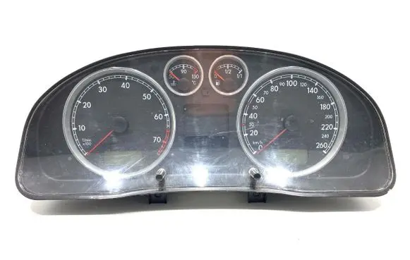 Volkswagen PASSAT B5.5 Speedometer (instrument cluster) 3B0920827