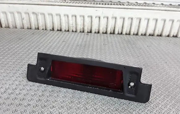 Land Rover Discovery Third/center stoplight