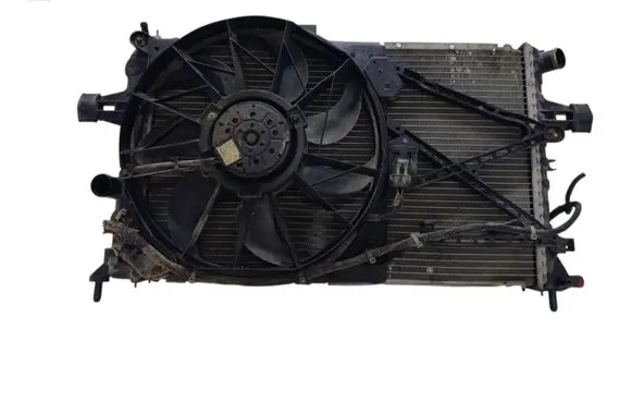 Opel Zafira A Coolant radiator 09157937 24431828 0130303246