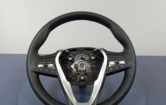 BMW 1 F40 Steering wheel 7939609