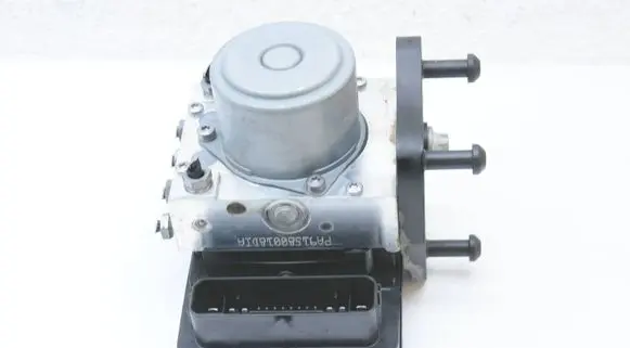 Mercedes-Benz C W204 ABS Pump A2059007245