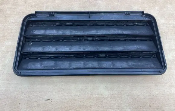 Tesla Model 3 Quarter panel pressure vent 109875100C