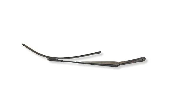 Mercedes-Benz CLA C117 X117 W117 Front wiper blade arm A1768200044