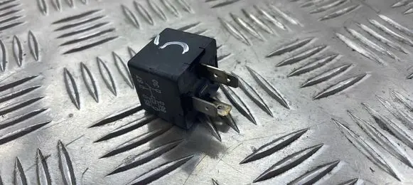 Audi A6 S6 C6 4F Other relay 8D0951253A