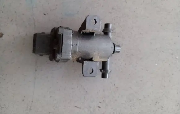 Mercedes-Benz C W202 Turbo solenoid valve 2028000178