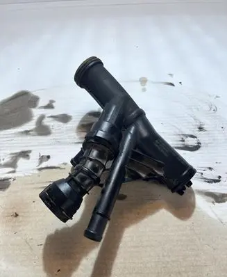 Skoda Superb B8 (3V) Thermostat housing 04L121071L