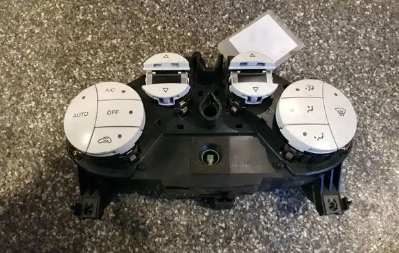 Fiat 500E Climate control unit