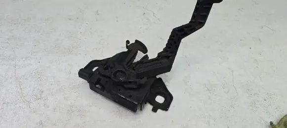 Dacia Sandero III Engine bonnet/hood lock/catch