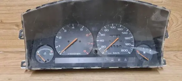 Mazda 626 Speedometer (instrument cluster) GK89C