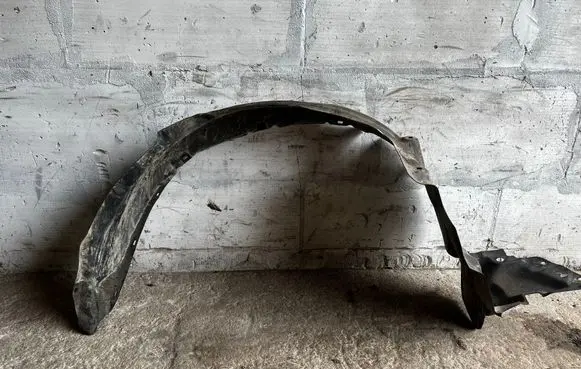 Toyota Hilux (AN10, AN20, AN30) Front wheel arch liner splash guards