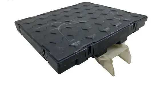 Volkswagen PASSAT B8 Central body control module 5Q0937086BD