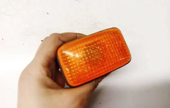 Nissan X-Trail T30 Front fender indicator light 6R019525