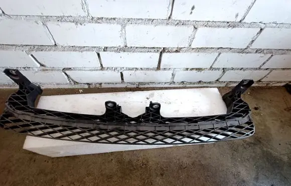 Volkswagen PASSAT B7 Front bumper mounting bracket 3AA807571